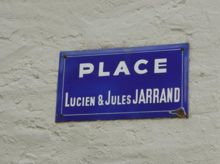 Place des frères Jarrand, fusillés à Grenoble le 1