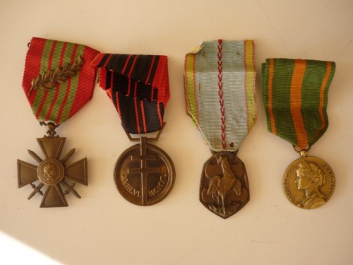masque à gaz,mag,vareuse,ww2,wwii,vercors,autrans,méaudre,isère,drôme,39 45,guerre mondiale,tenue,allemande,veste;all,wh,ffi,résistance,casque allemand
